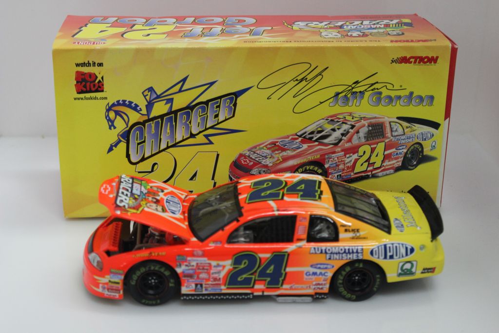 thumbnail image 2 of 2009 Jeff Gordon DuPont #24 NASCAR Cup Series Postcard – Racing Memorabilia 2 of 5