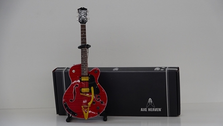 Chet Atkins Signature Hollowbody Miniature Guitar Replica Collectible Axe Heaven, Gibson, replica guitar