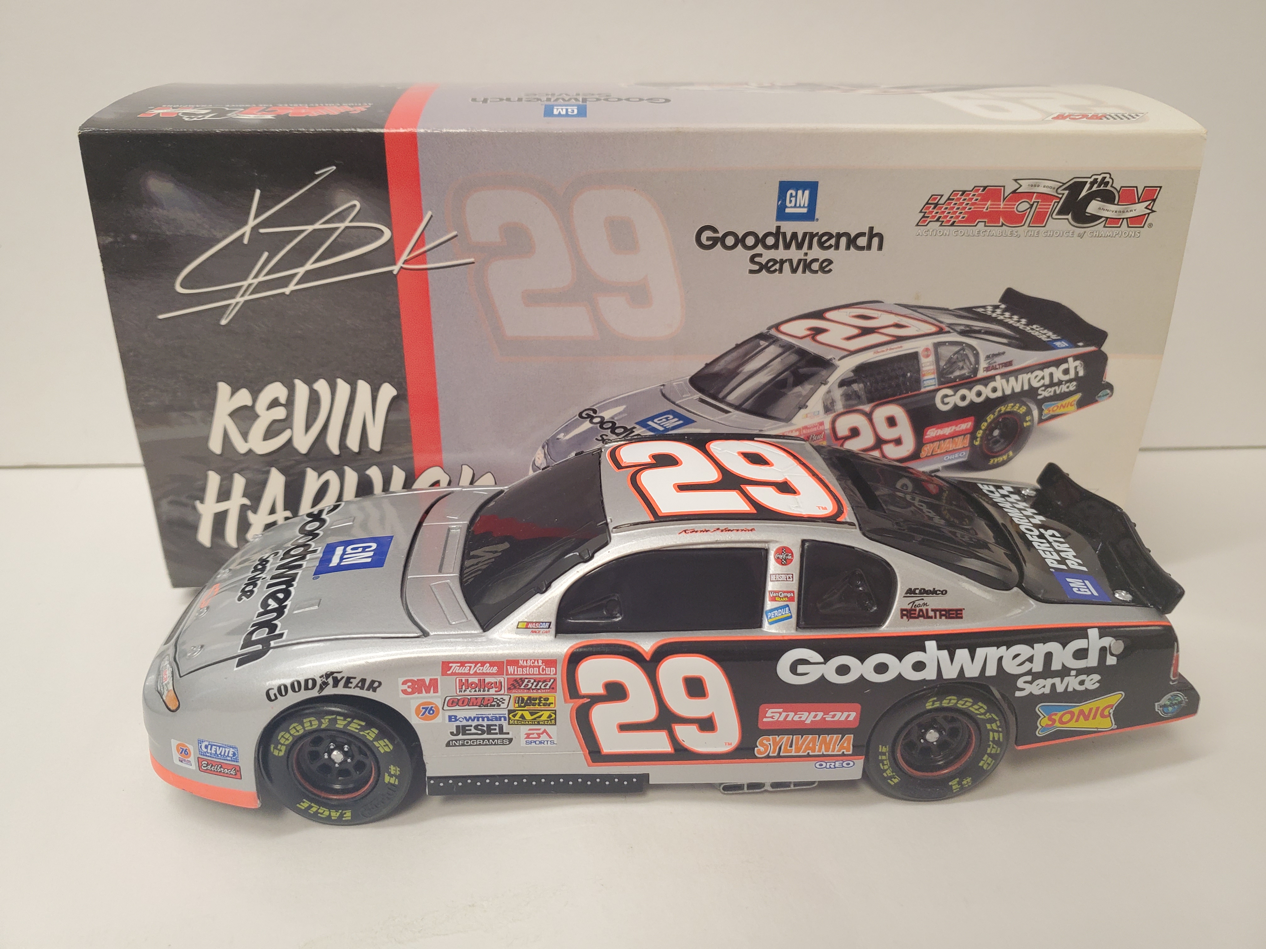 KEVIN HARVICK #29 GM GOODWRENCH SERVICE 2002 MONTE CARLO ACTION NASCAR 1/64 