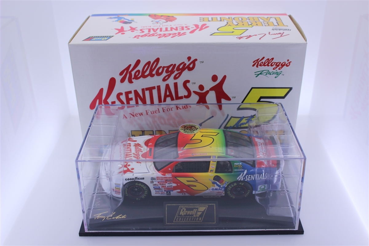 1999 Terry Labonte Kelloggs Revell 1/64 In Case 